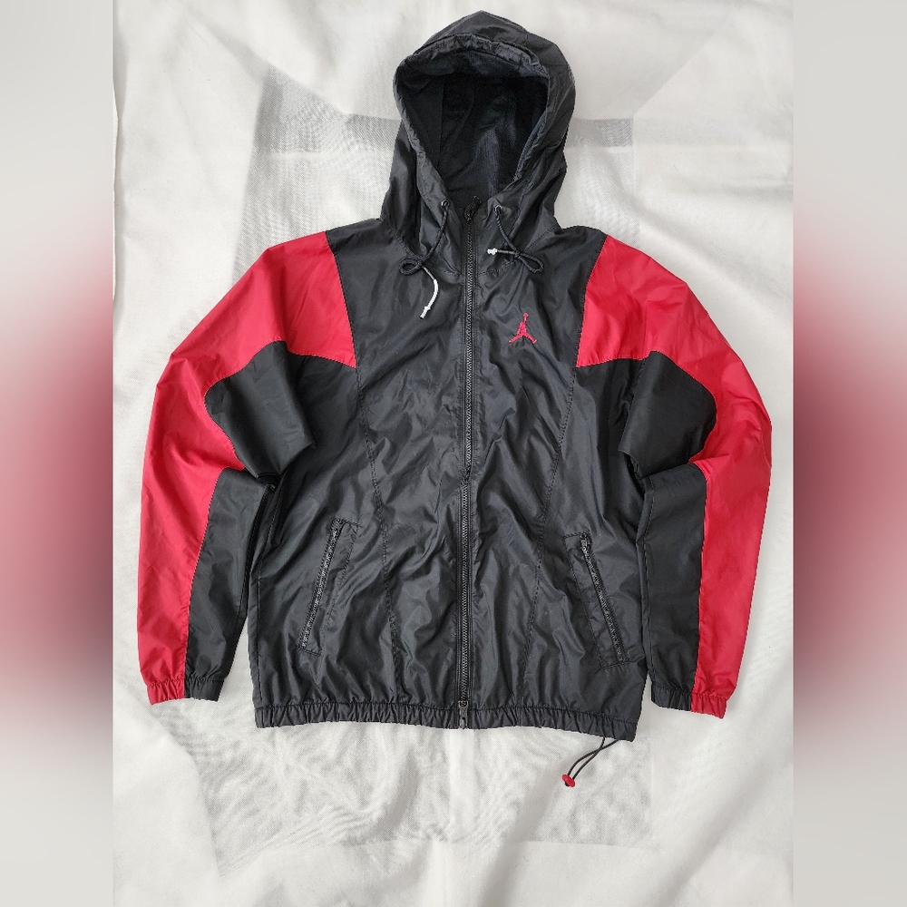 Air Jordan Men's Active Windbreaker
